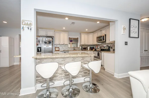 $384,999 | 10415 Pin Oak Drive, Biloxi, MS 39532