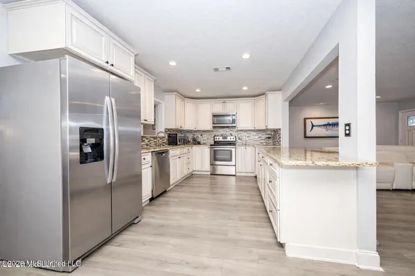 $384,999 | 10415 Pin Oak Drive, Biloxi, MS 39532