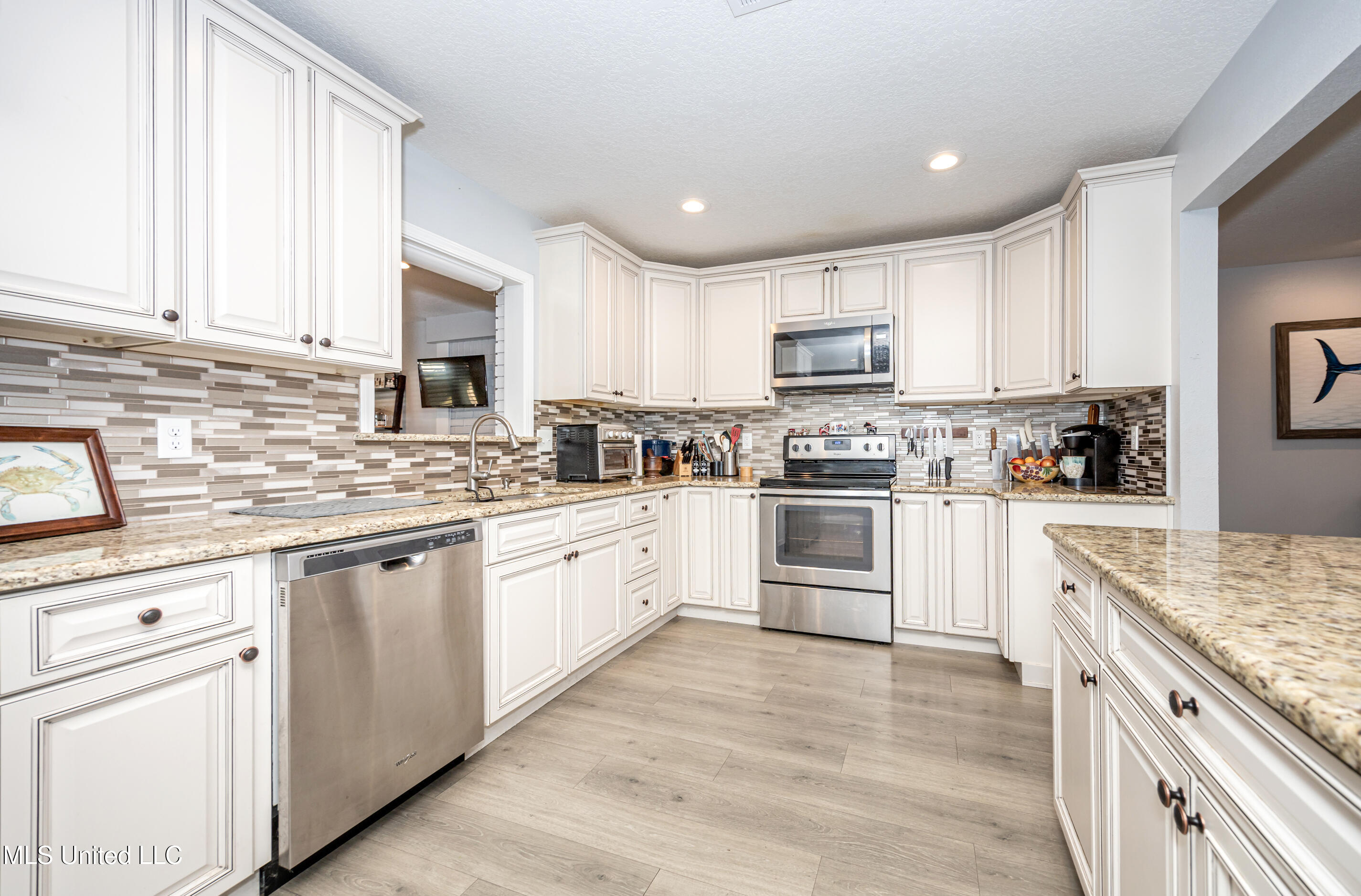 10415 Pin Oak Drive Biloxi, MS 39532 - Photo 19 of 73 IMG_8267