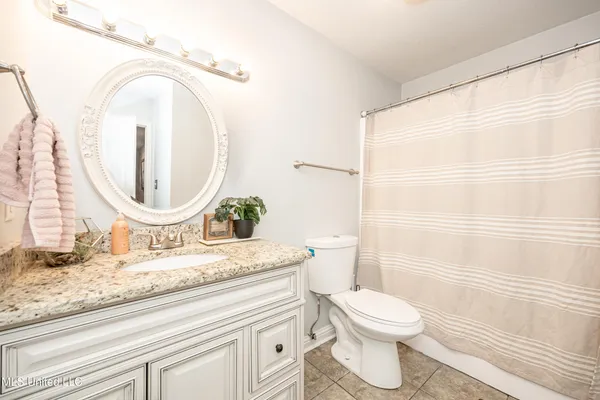 $384,999 | 10415 Pin Oak Drive, Biloxi, MS 39532