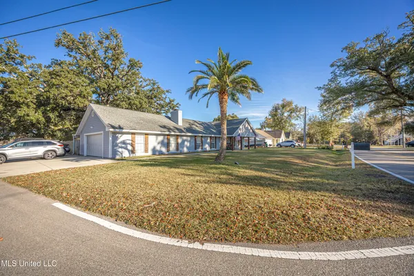 $384,999 | 10415 Pin Oak Drive, Biloxi, MS 39532