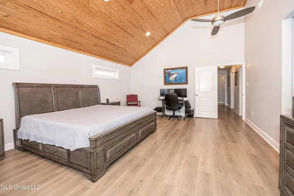 $384,999 | 10415 Pin Oak Drive, Biloxi, MS 39532