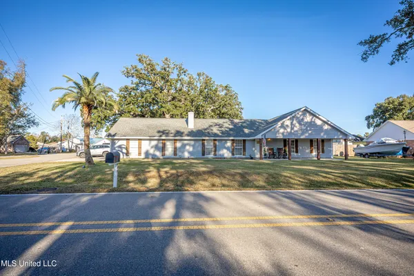 $384,999 | 10415 Pin Oak Drive, Biloxi, MS 39532