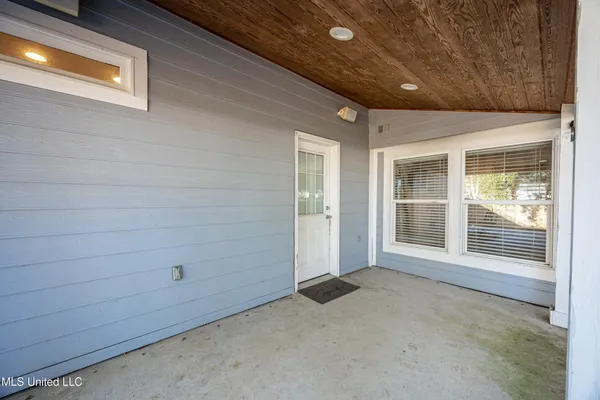 $384,999 | 10415 Pin Oak Drive, Biloxi, MS 39532