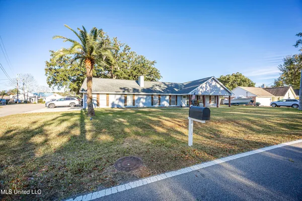 $384,999 | 10415 Pin Oak Drive, Biloxi, MS 39532