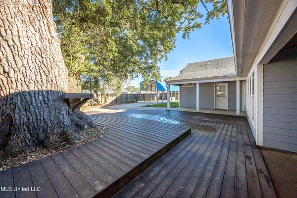 $384,999 | 10415 Pin Oak Drive, Biloxi, MS 39532