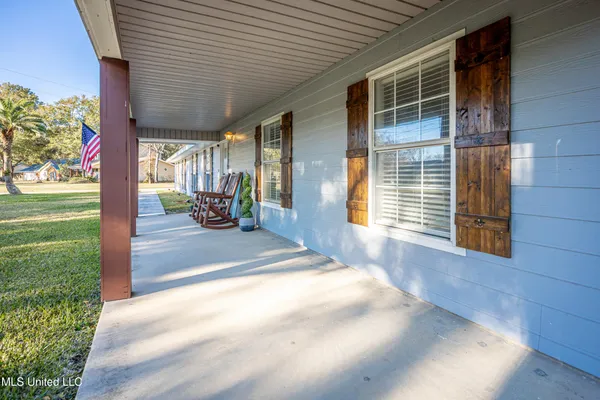 $384,999 | 10415 Pin Oak Drive, Biloxi, MS 39532