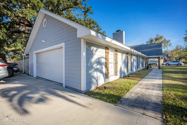 $384,999 | 10415 Pin Oak Drive, Biloxi, MS 39532