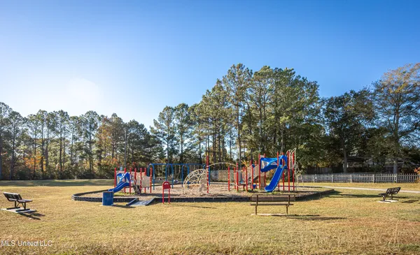 $384,999 | 10415 Pin Oak Drive, Biloxi, MS 39532