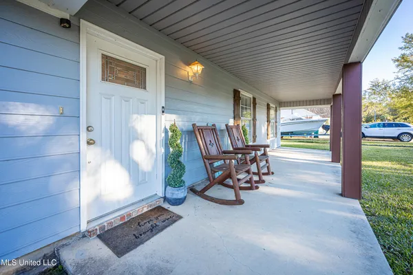 $384,999 | 10415 Pin Oak Drive, Biloxi, MS 39532