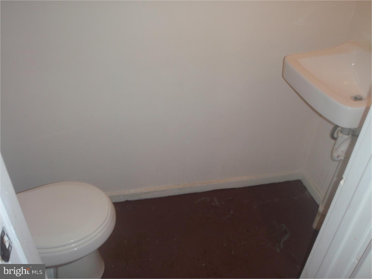 3000 Kent Road Folcroft, PA 19032 - Photo 16 of 22 Half Bath