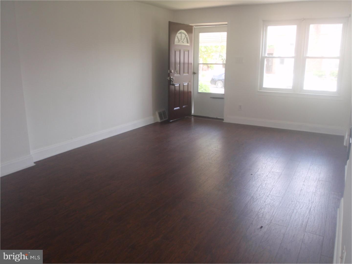 3000 Kent Road Folcroft, PA 19032 - Photo 3 of 22 Living Room