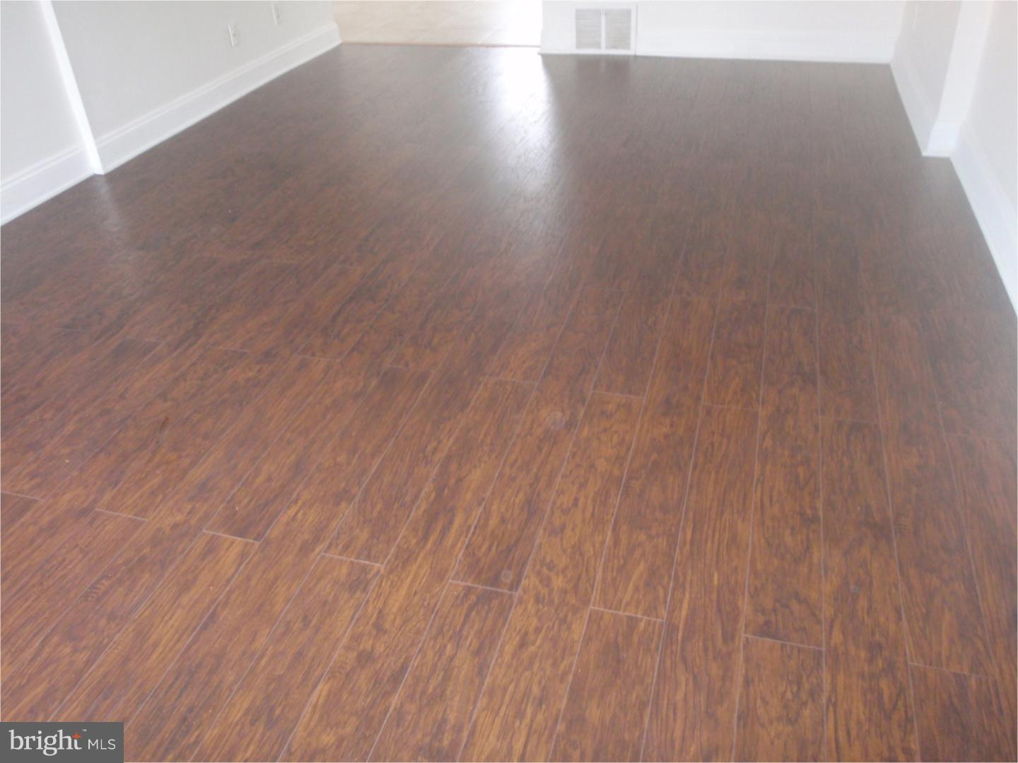 3000 Kent Road Folcroft, PA 19032 - Photo 4 of 22 Living Room