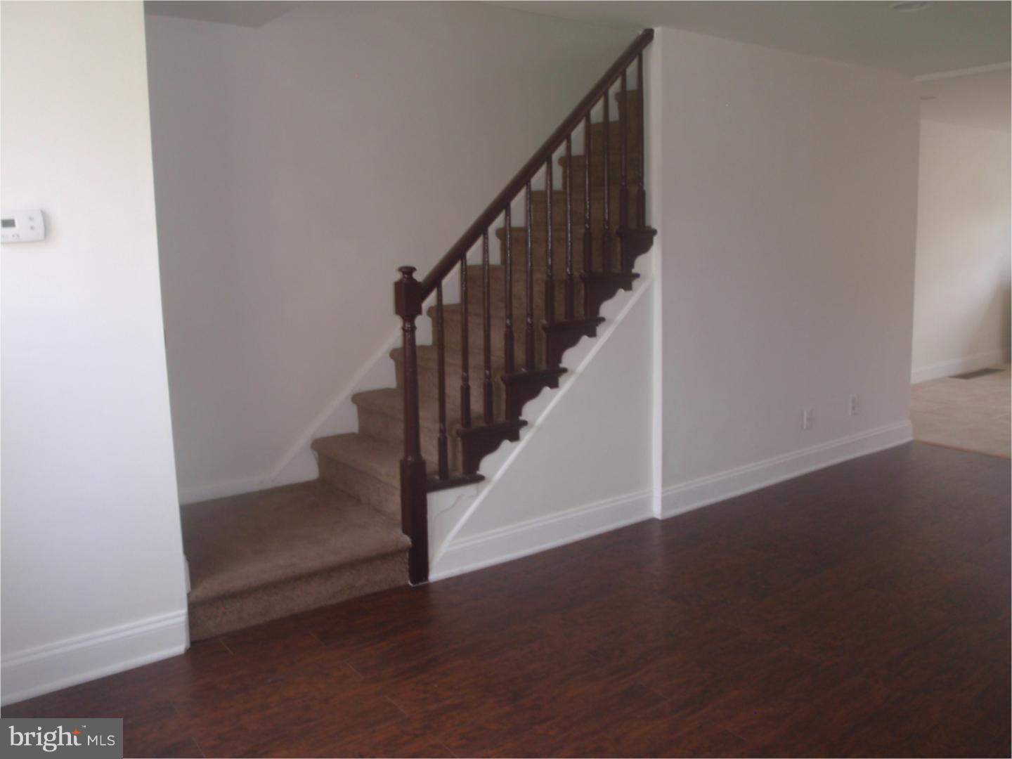 3000 Kent Road Folcroft, PA 19032 - Photo 6 of 22 Living Room
