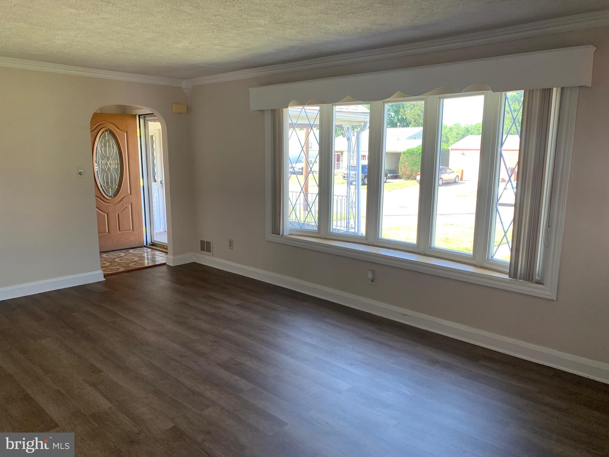 821 Lynvue Road Linthicum Heights, MD 21090 - Photo 5 of 27