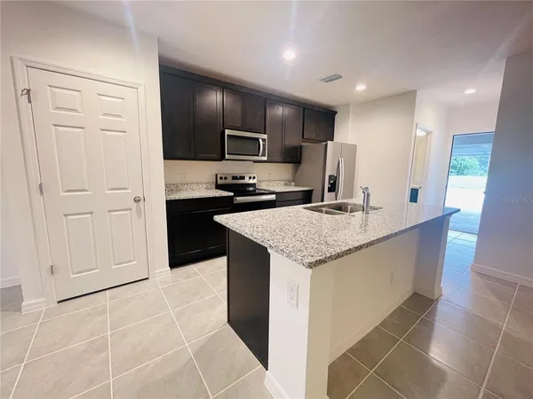 $2,100 | 180 Glass Onion Drive, Howey-in-the-Hills, FL 34737