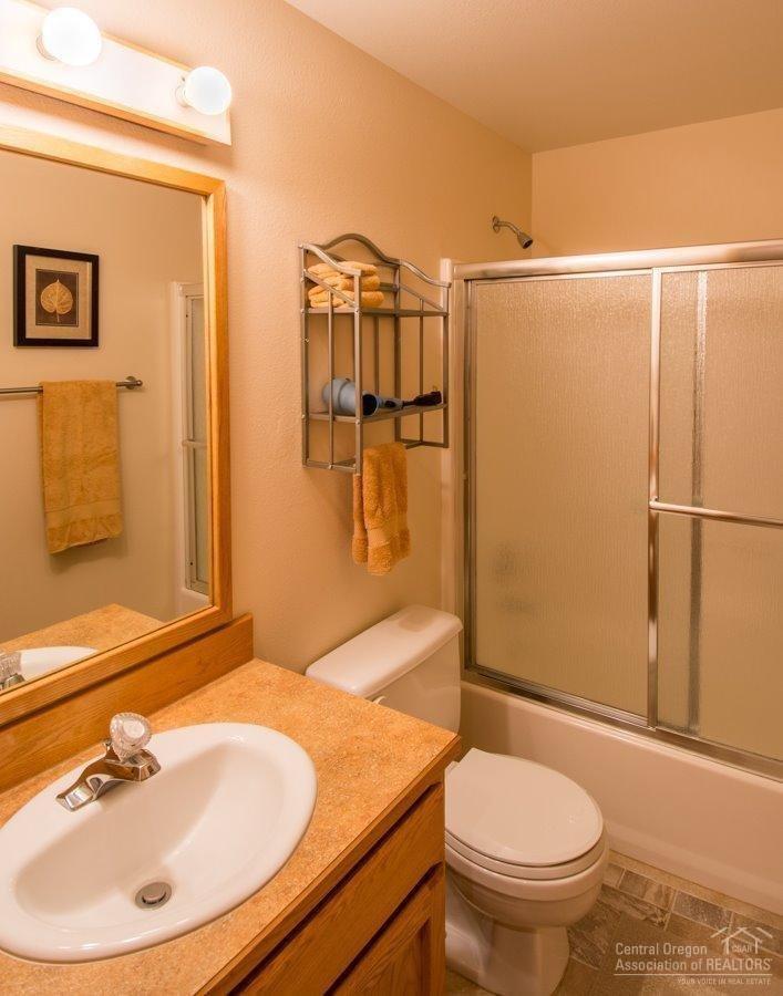 17772 West Core Road Sunriver, OR 97707 - Photo 14 of 24 The lower-level guest bath.