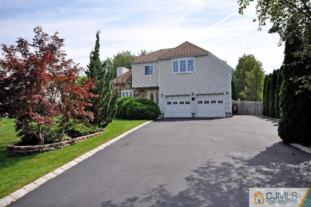 31 La Valencia Road Old Bridge, NJ 08857 - Photo 2 of 25 Gallery Image 2