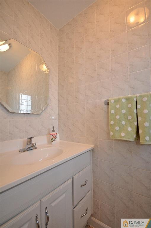 31 La Valencia Road Old Bridge, NJ 08857 - Photo 16 of 25 Gallery Image 16