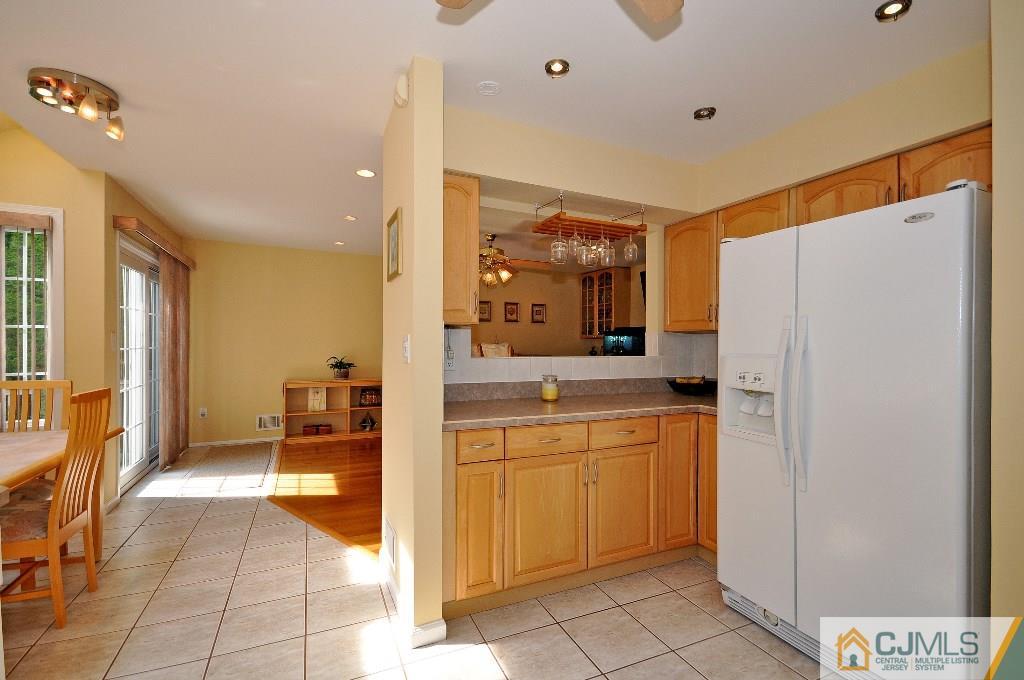 31 La Valencia Road Old Bridge, NJ 08857 - Photo 8 of 25 Gallery Image 8