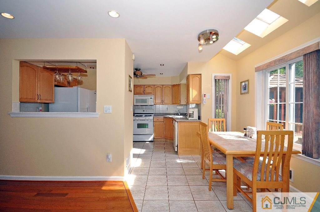 31 La Valencia Road Old Bridge, NJ 08857 - Photo 10 of 25 Gallery Image 10