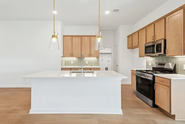 $2,050 | 32342 Sunbeam Drive, Fulshear, TX 77441