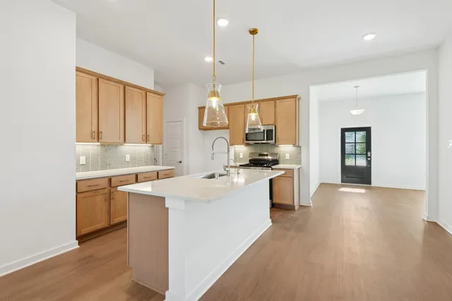 $2,050 | 32342 Sunbeam Drive, Fulshear, TX 77441