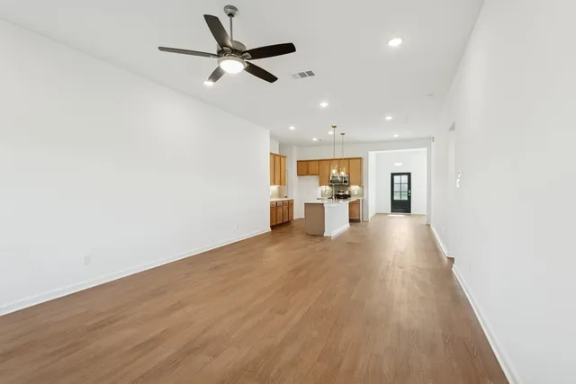 $2,050 | 32342 Sunbeam Drive, Fulshear, TX 77441