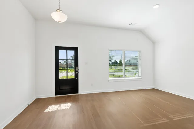 $2,050 | 32342 Sunbeam Drive, Fulshear, TX 77441