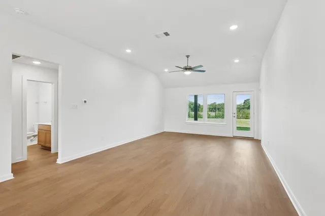 $2,050 | 32342 Sunbeam Drive, Fulshear, TX 77441