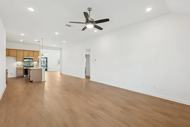 $2,050 | 32342 Sunbeam Drive, Fulshear, TX 77441