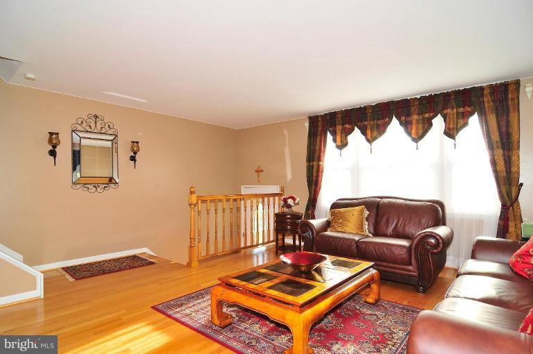 1000 Grovehill Road Halethorpe, MD 21227 - Photo 3 of 21 Living Room #2