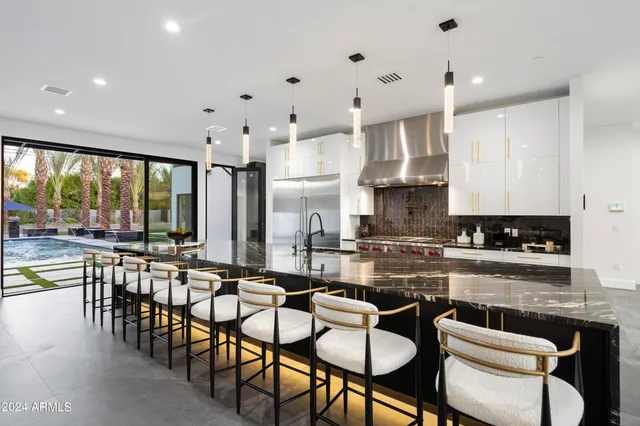 $4,700,000 | 8037 North 7th Avenue, Phoenix, AZ 85021