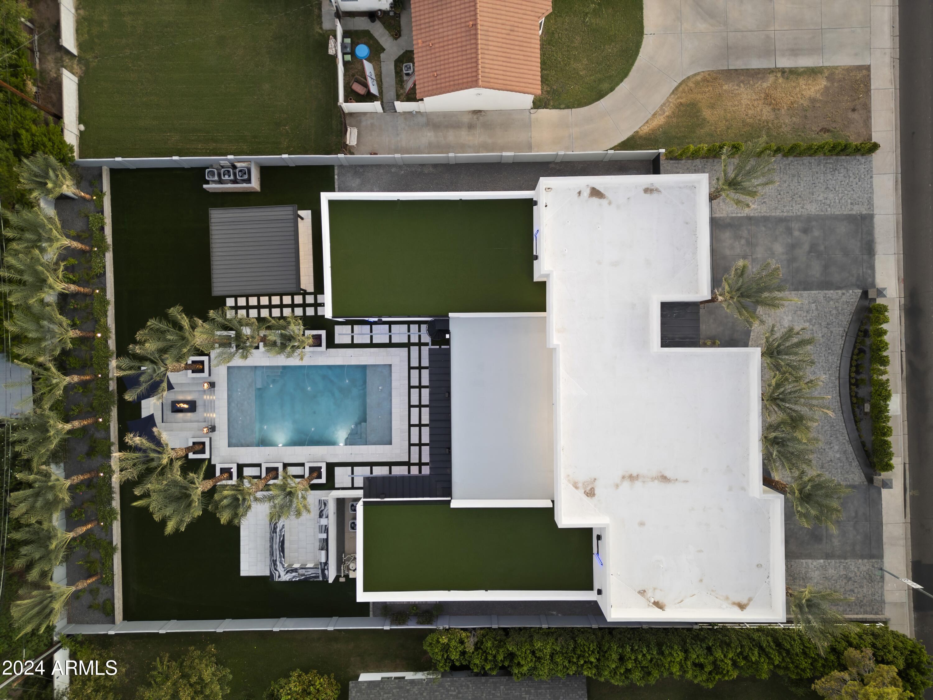 8037 North 7th Avenue Phoenix, AZ 85021 - Photo 40 of 40 an aerial view of a house with yard
