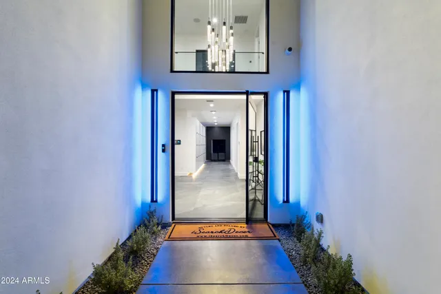$4,700,000 | 8037 North 7th Avenue, Phoenix, AZ 85021