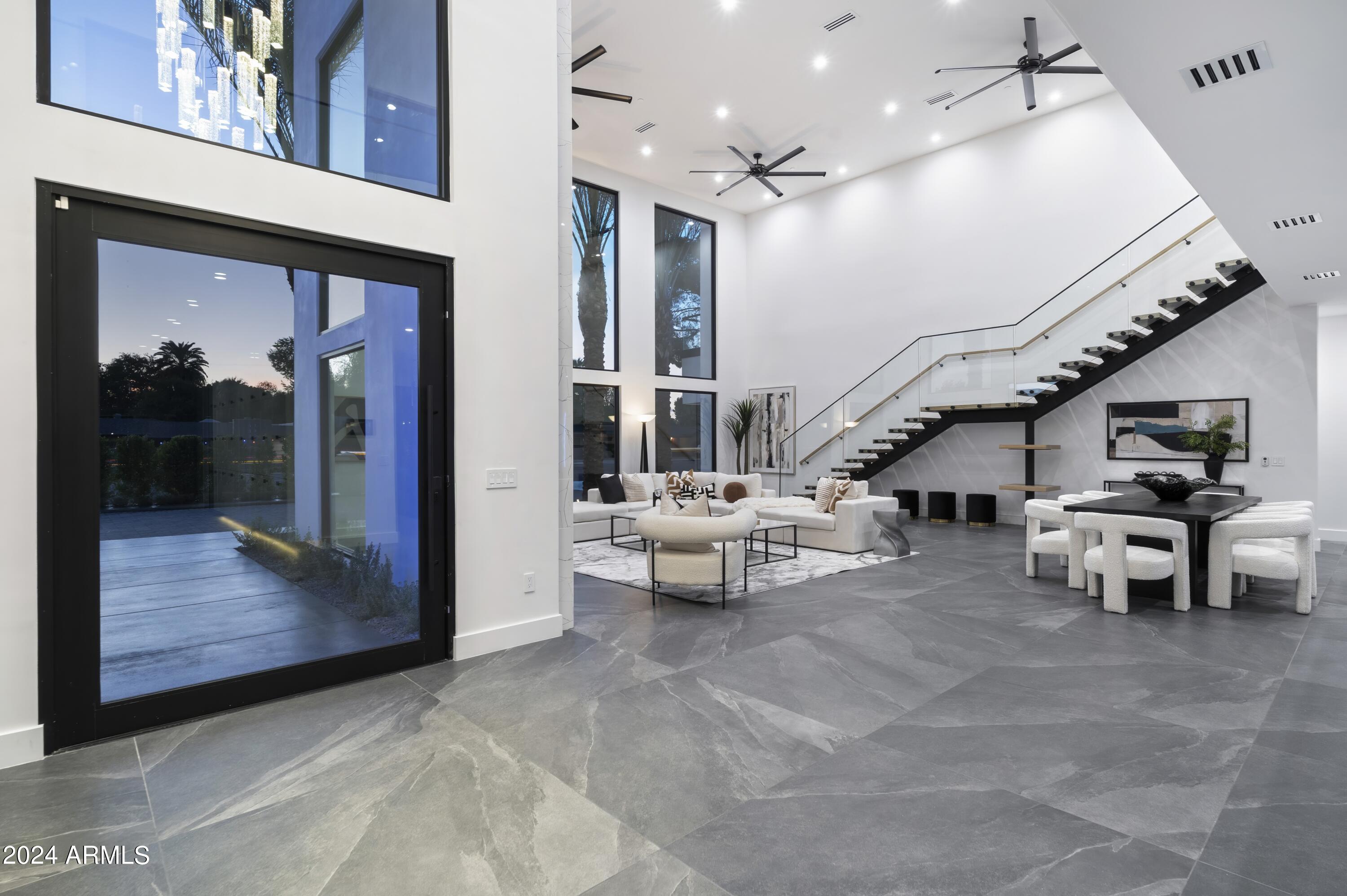 8037 North 7th Avenue Phoenix, AZ 85021 - Photo 9 of 60 007-Foyer