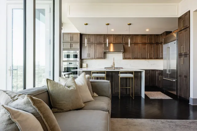 $7,800 | 1616 West End Avenue, Unit 2304, Nashville, TN 37203