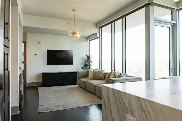 $7,800 | 1616 West End Avenue, Unit 2304, Nashville, TN 37203