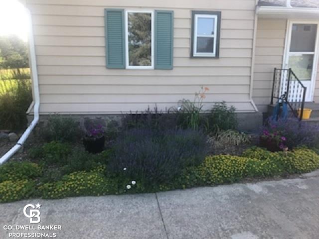 5325 Russell Road Palms, MI 48465 - Photo 3 of 53 31339492-2.JPG