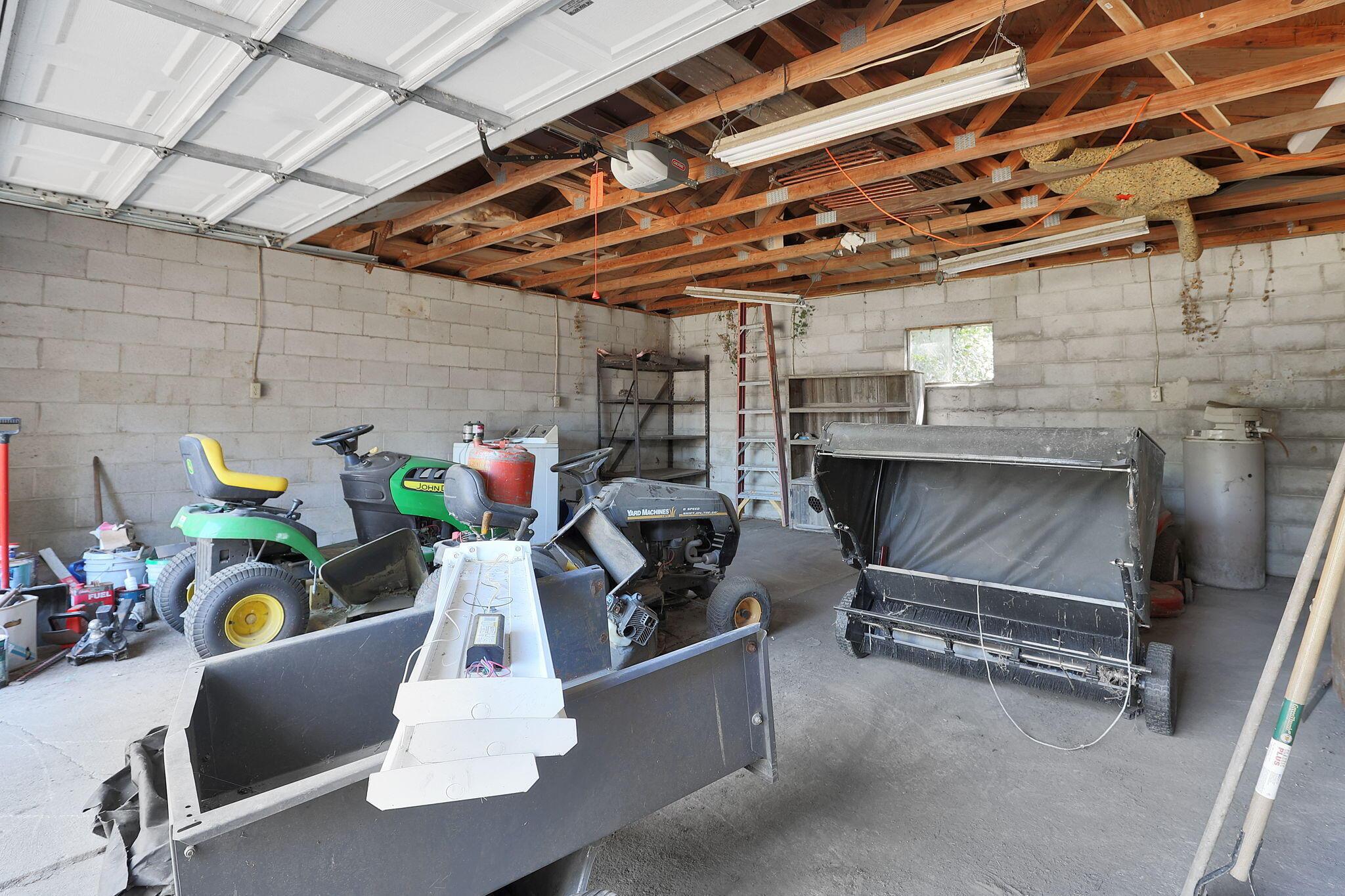 4868 Hendron Road Groveport, OH 43125 - Photo 33 of 37 Garage