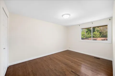 $385,000 | 1934 Lake Avenue, Wilmette, IL 60091