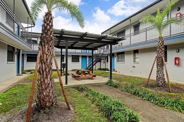 $1,095 | 405 Hawthorne Street, Unit 21, Houston, TX 77006