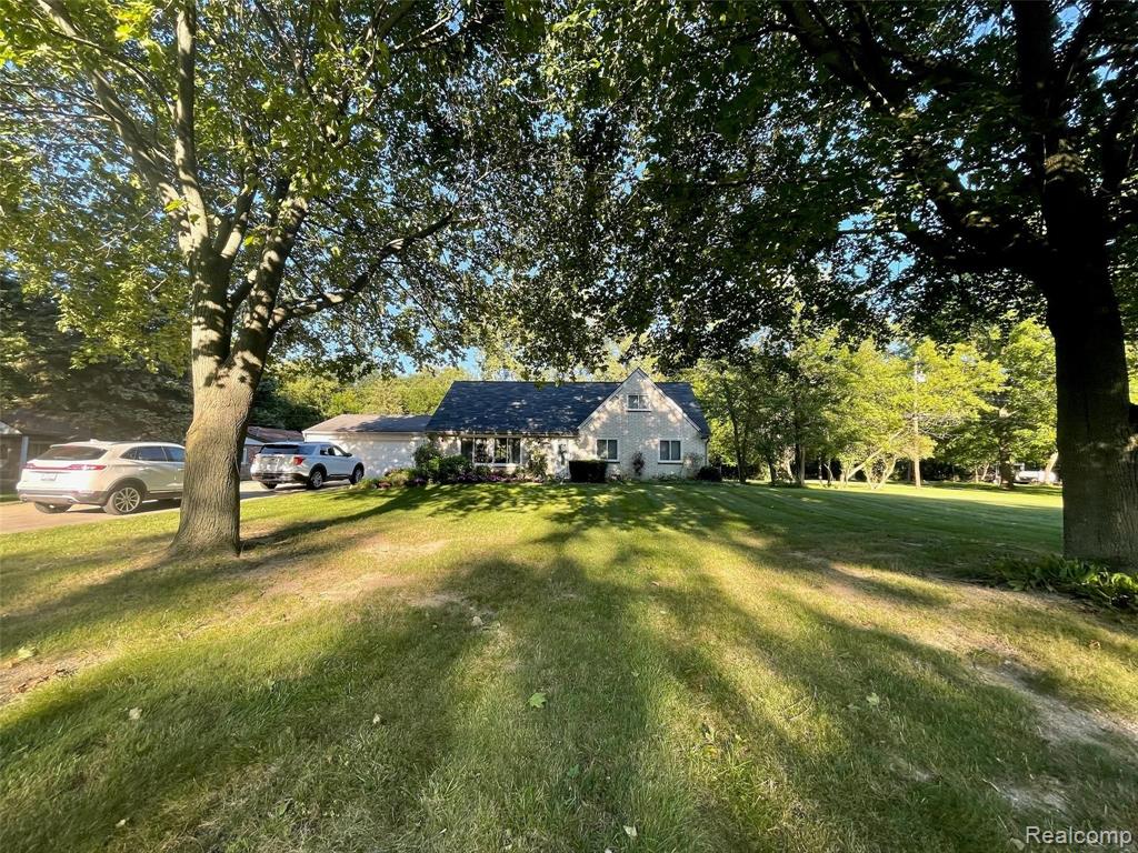 3245 Coolidge Highway Rochester Hills, MI 48309 - Photo 3 of 21