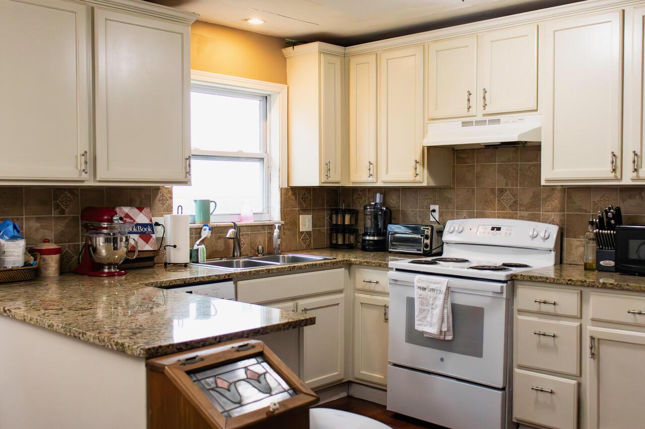 4633 Steamtown Road Ashley, OH 43003 - Photo 8 of 19 Kitchen