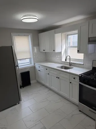 $2,650 | 305 Millburn Avenue, Unit 2R, Millburn, NJ 07041