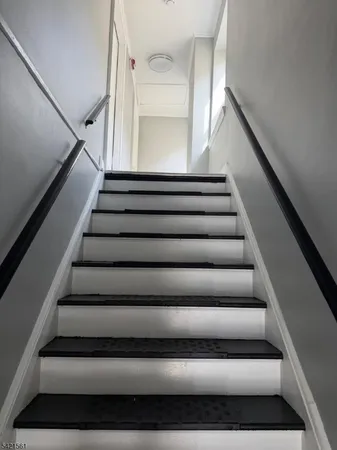 $2,650 | 305 Millburn Avenue, Unit 2R, Millburn, NJ 07041