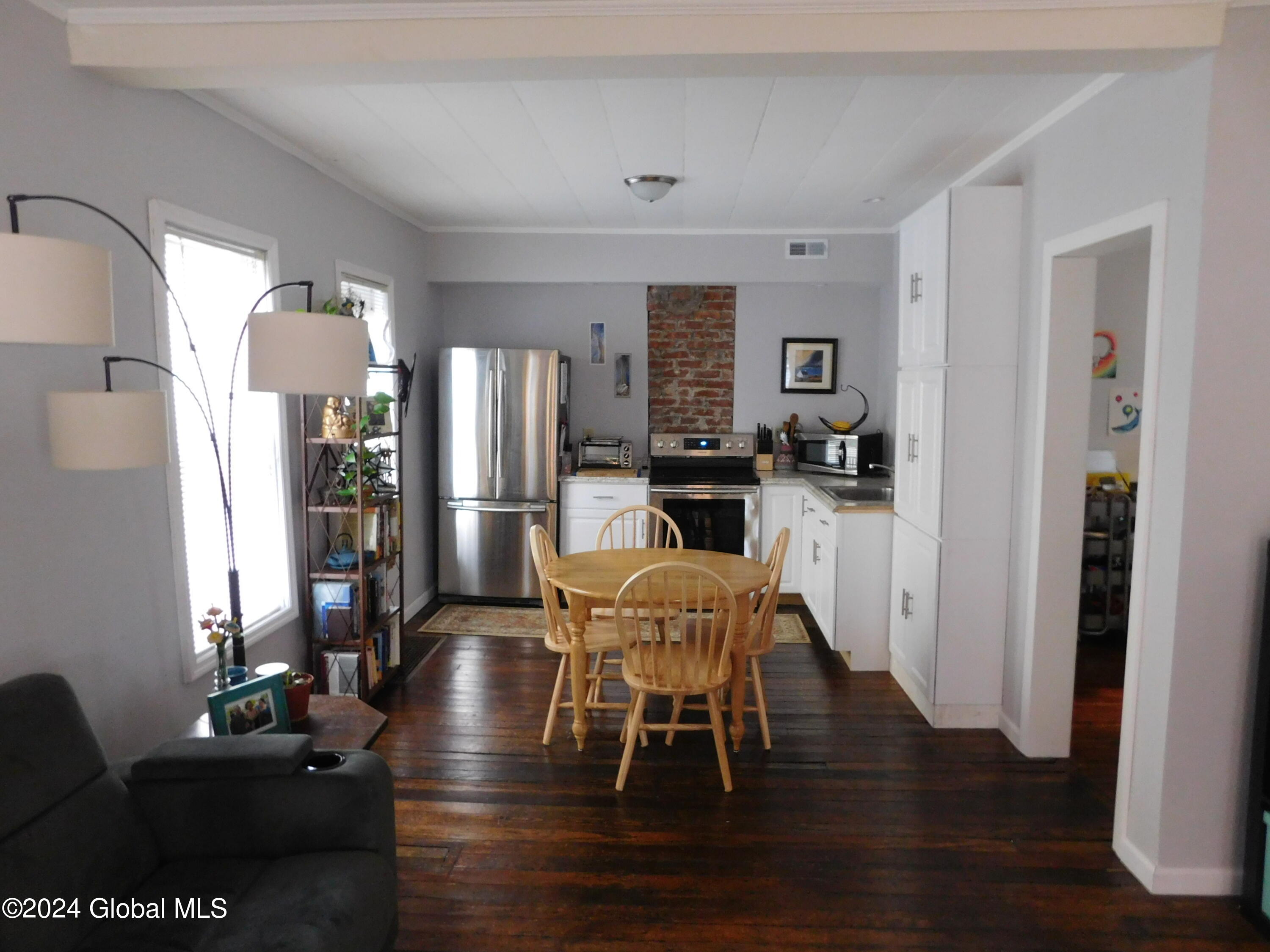 11 Ingersoll Avenue Schenectady, NY 12305 - Photo 3 of 19 DSCN5003