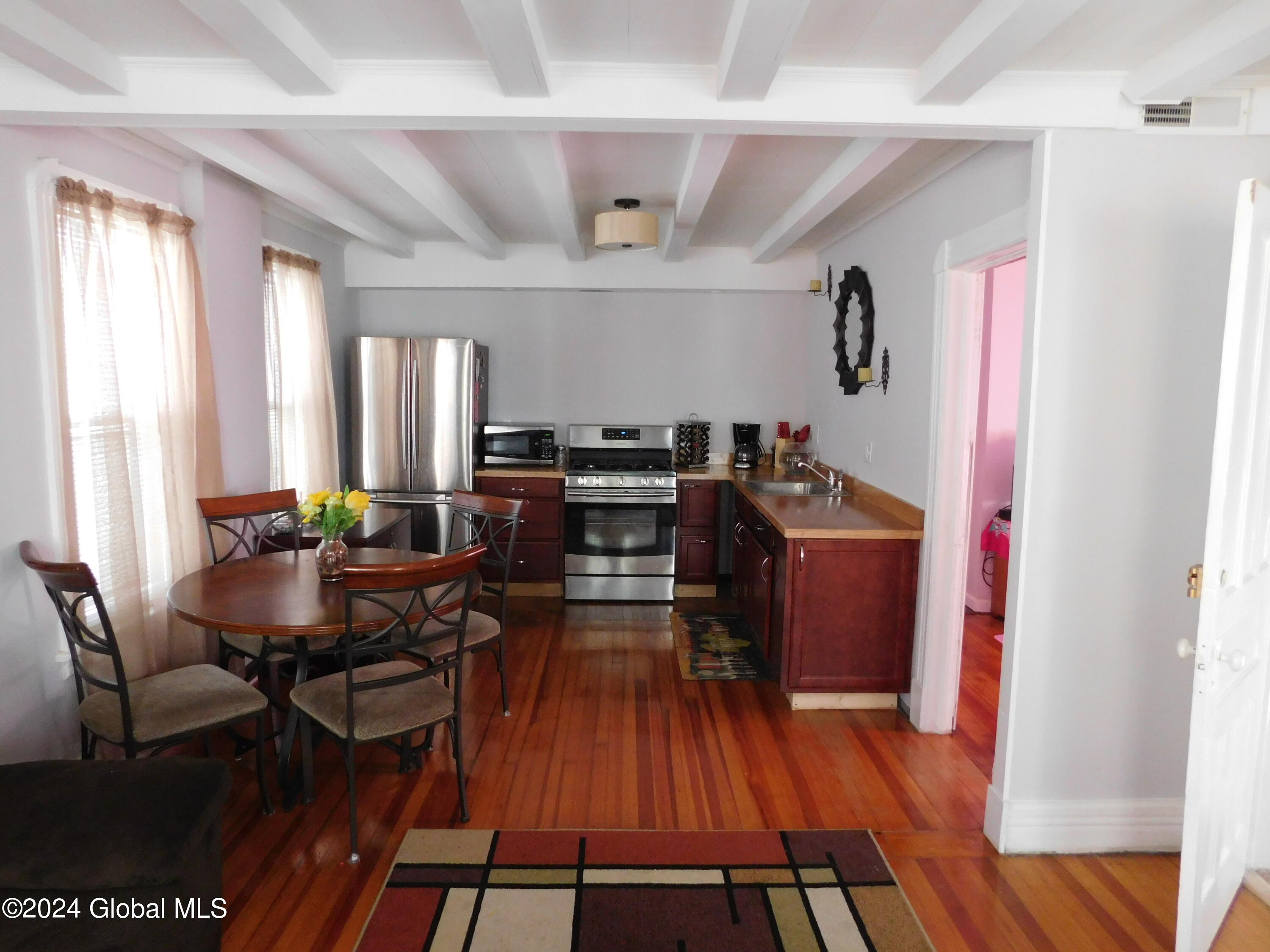 11 Ingersoll Avenue Schenectady, NY 12305 - Photo 4 of 19 3