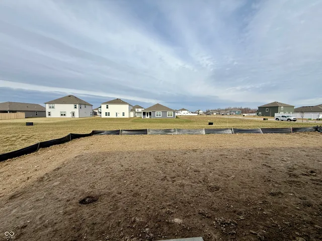 $298,450 | 1136 Phillips Drive, Greenfield, IN 46140