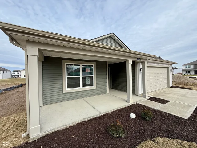 $298,450 | 1136 Phillips Drive, Greenfield, IN 46140